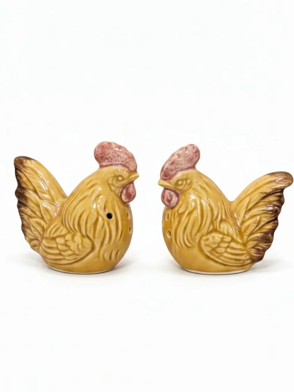 Vintage 1960's Japan sitting Chickens Salt & Pepper Shakers -- ITEM #2303